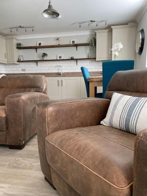 Seaside Modern Apartment Уестуърд Хоу Екстериор снимка